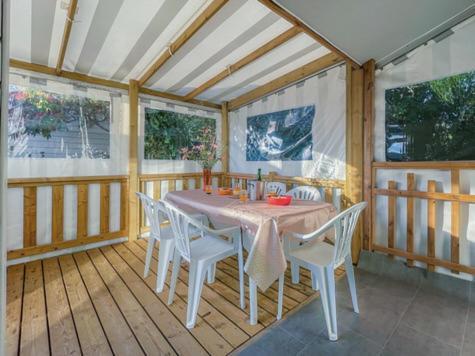 Camping De Brouel Ambon Exterior photo