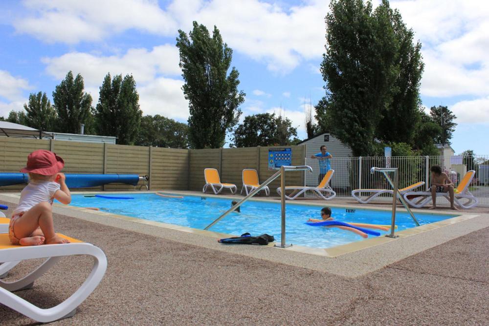 Camping De Brouel Ambon Exterior photo